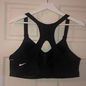 BRAND NEW NIKE BRA!
